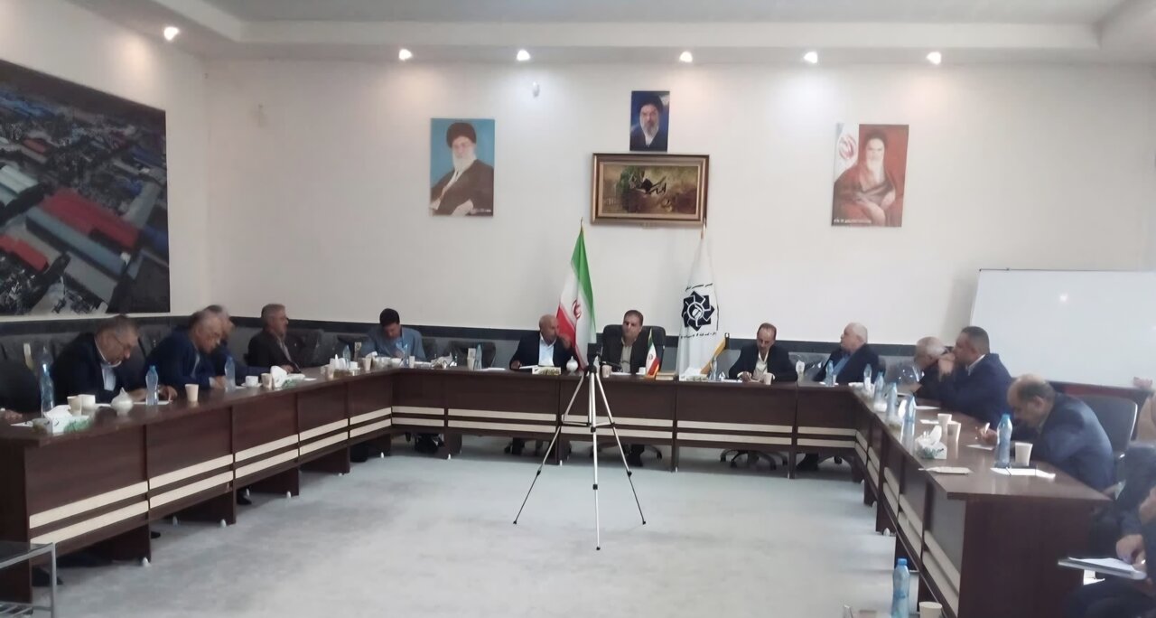 حضور قاضی‌زاده هاشمی در جمع فعالان صنعت سنگبری تپه سلام