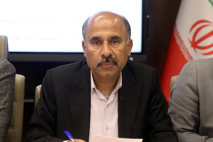 نشست مشترک اعضا کمیسیون برنامه و بودجه با استاندار هرمزگان
