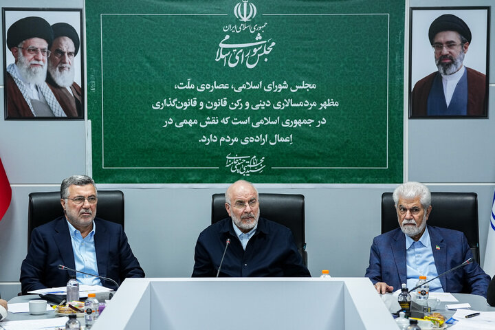 نشست بررسی مسائل حوزه بهداشت، درمان و سلامت با حضور دکتر قالیباف
