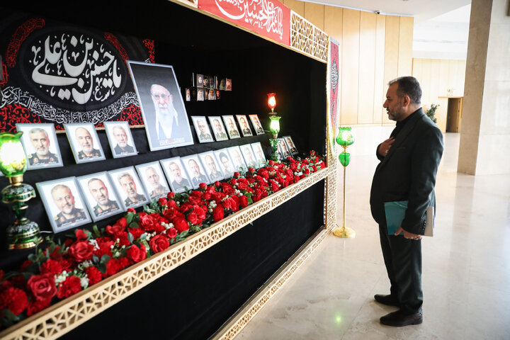 ادای احترام نمایندگان مجلس به مقام شامخ شهدا