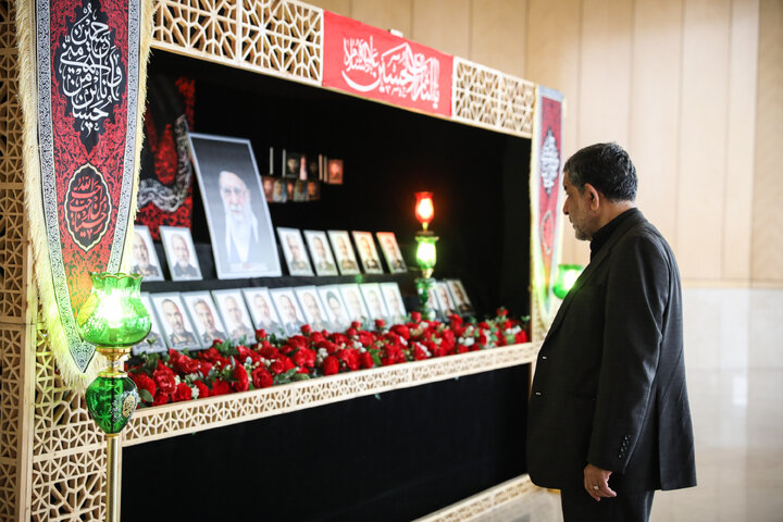 ادای احترام نمایندگان مجلس به مقام شامخ شهدا