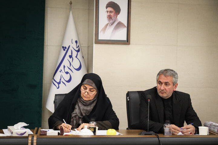 نشست کمیسیون فرهنگی با حضور وزیر راه