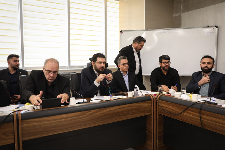نشست کمیسیون فرهنگی با حضور وزیر راه