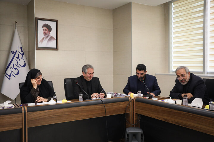 نشست کمیسیون فرهنگی با حضور وزیر راه