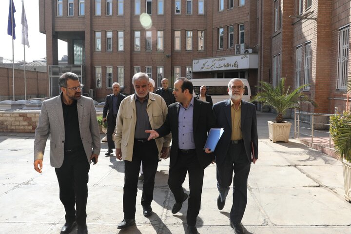 بازدید کمیسیون شوراها از سازمان ثبت احوال کشور
