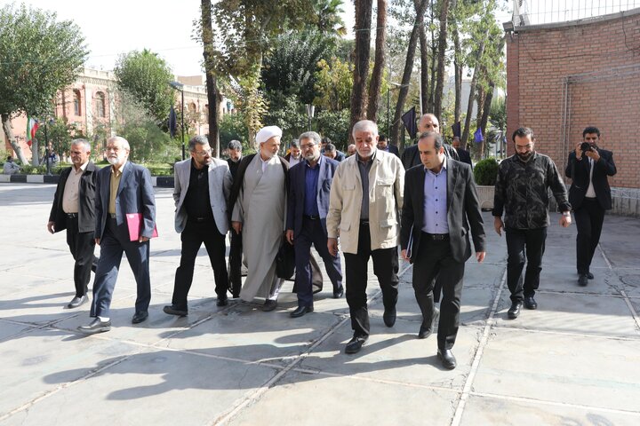 بازدید کمیسیون شوراها از سازمان ثبت احوال کشور
