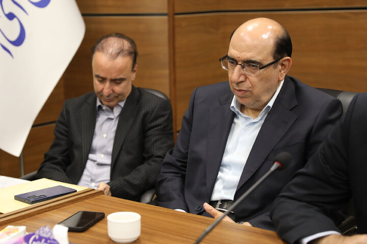 نشست کمیسیون صنایع و معادن با حضور وزیر کار