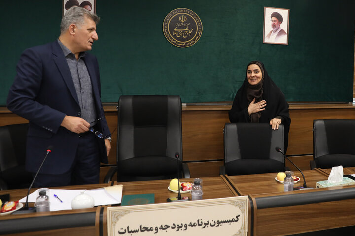 نشست کمیسیون برنامه و بودجه با حضور وزیر راه و شهرسازی