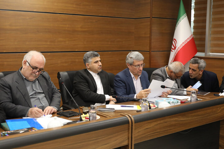 نشست کمیسیون برنامه و بودجه با حضور وزیر راه و شهرسازی