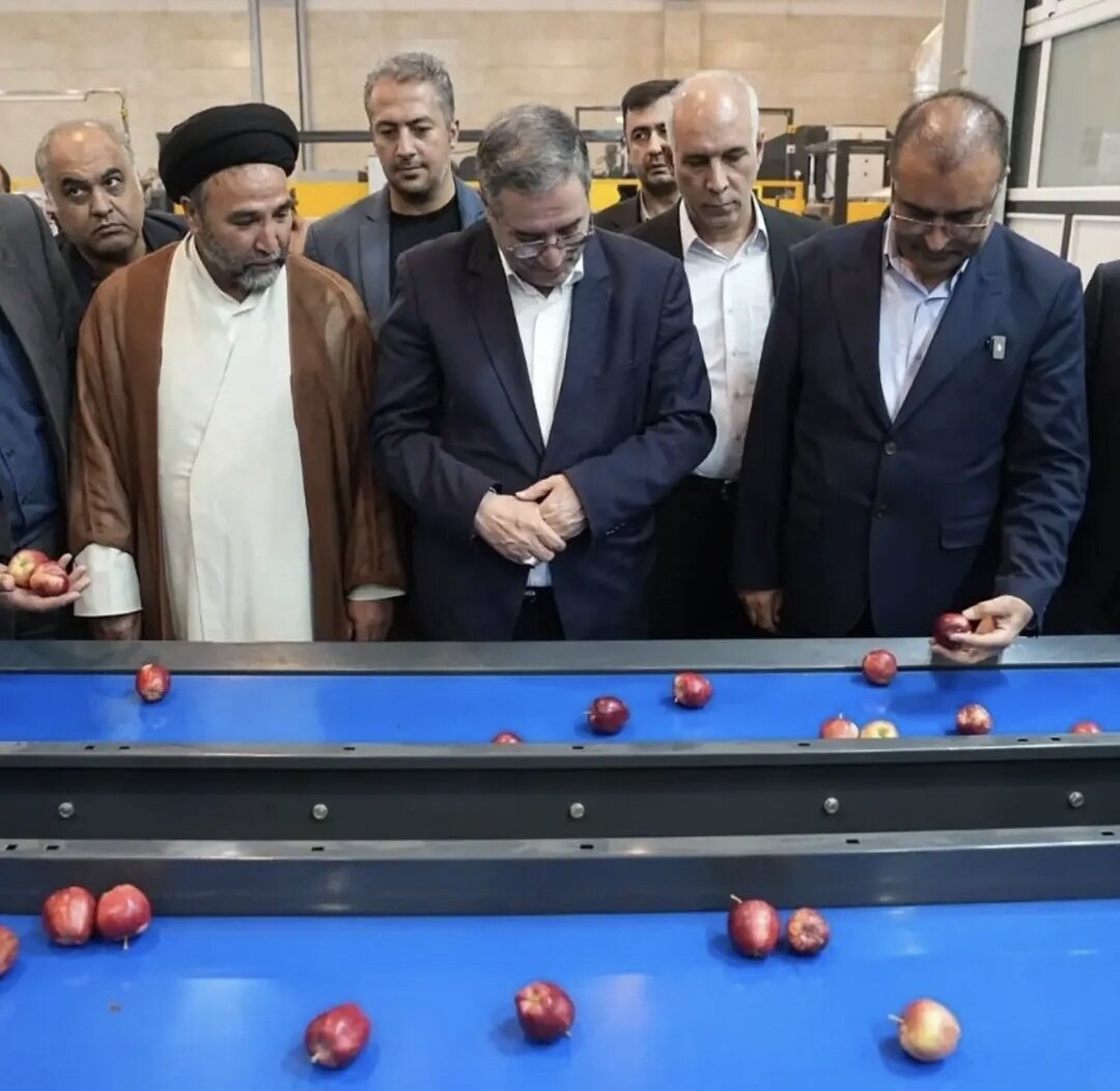 بازدید ذاکر از سردخانه‌ها و واحدهای بسته‌بندی میوه در ارومیه