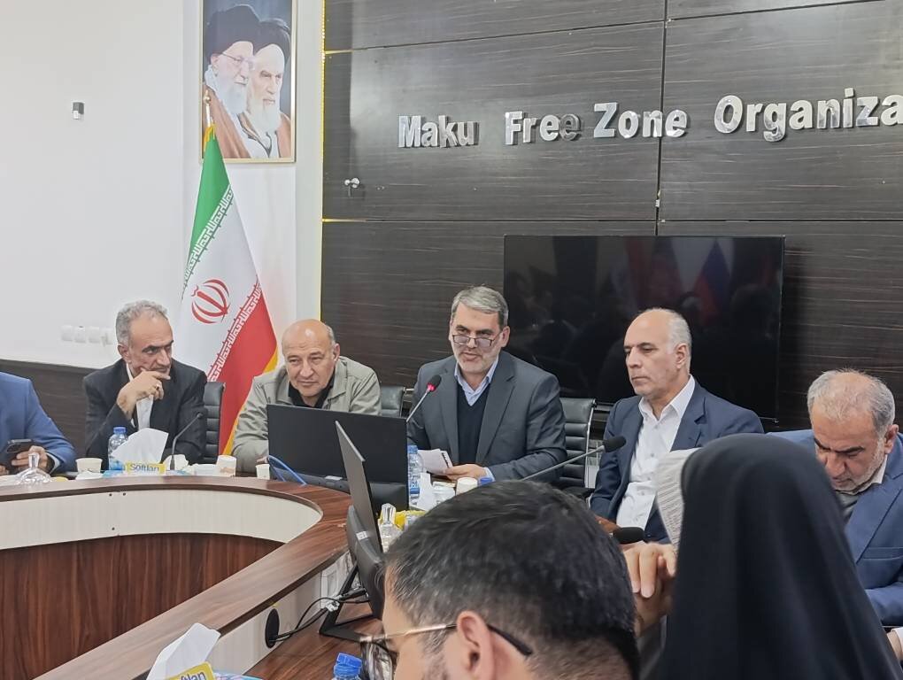 تأکید نمایندگان بر رفع موانع گمرکی و رونق تولید در ماکو