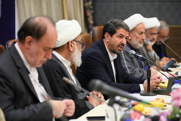 نشست کمیسیون فرهنگی مجلس با نخبگان و فعالان فرهنگی و اجتماعی استان همدان