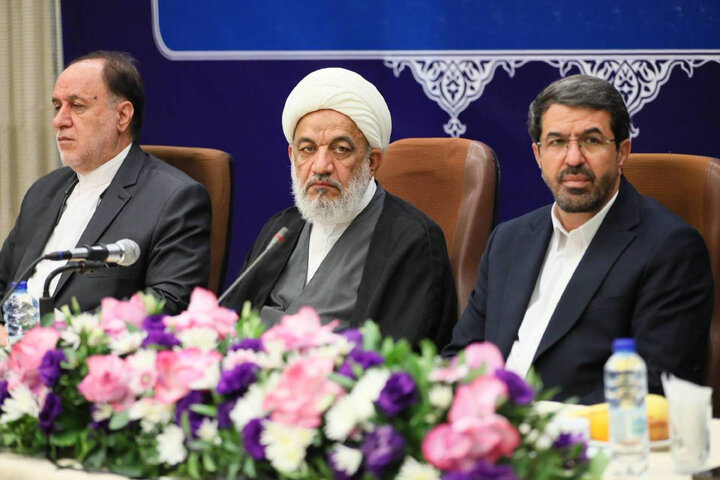 نشست کمیسیون فرهنگی مجلس با نخبگان و فعالان فرهنگی و اجتماعی استان همدان