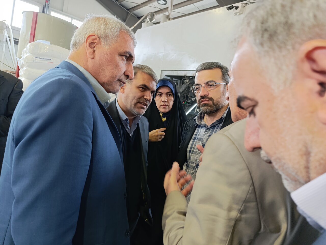 بازدید اعضای کمیسیون ویژه حمایت از تولید از کارخانه تولید و تصفیه روغن خوراکی ماکو
