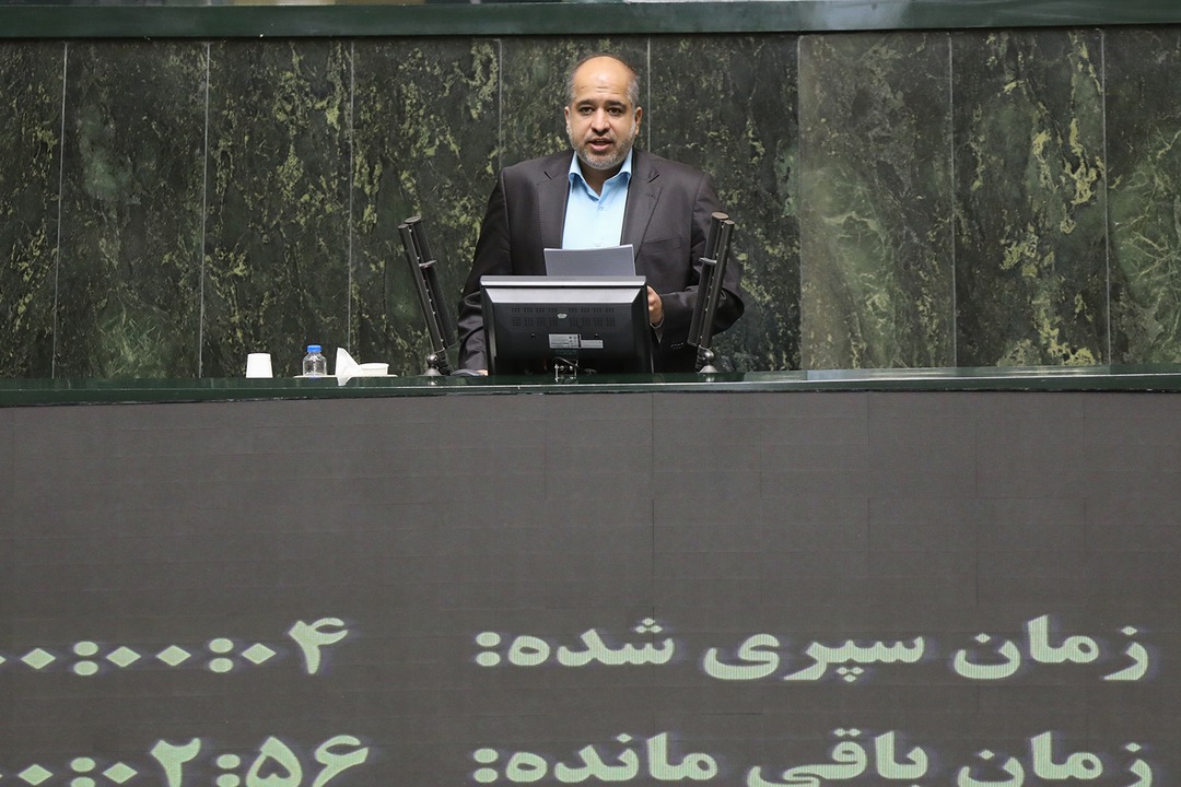 چرا فردی با استعلام منفی از دستگاه‌های امنیتی در وزارت تعاون مشغول به کار است؟