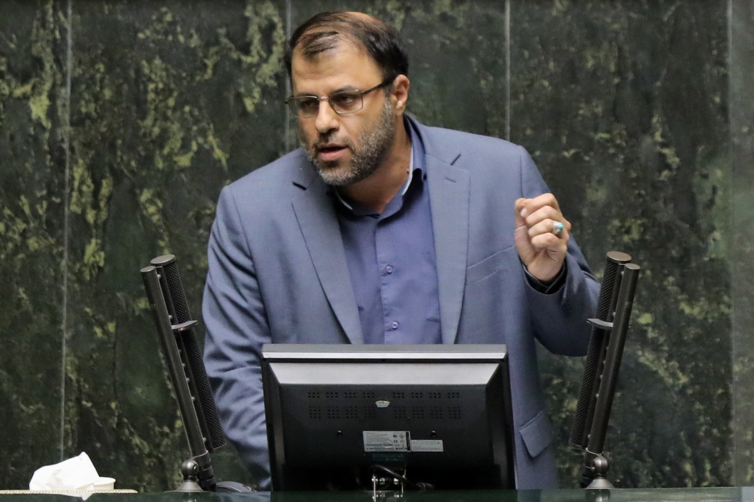 واگذاری سه بانک تجارت، صادرات و ملت غیرقانونی است