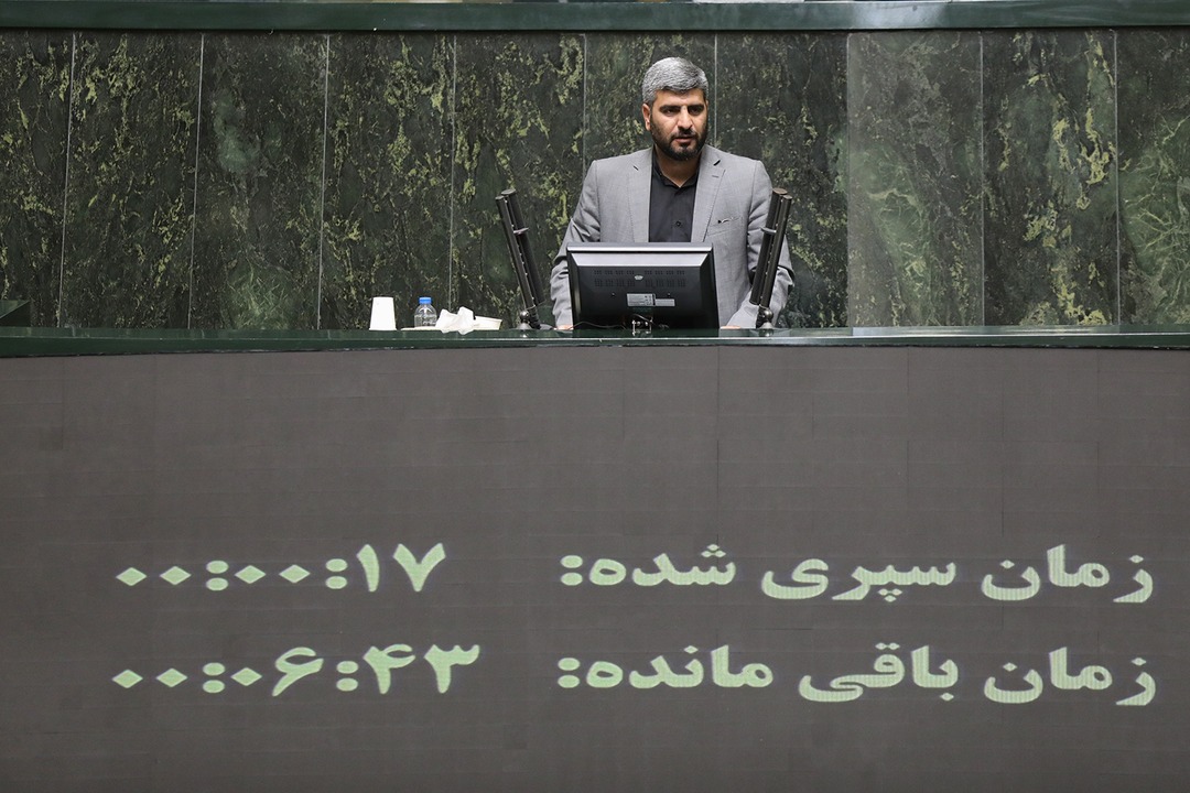 بانک های متخلف باید منحل شوند