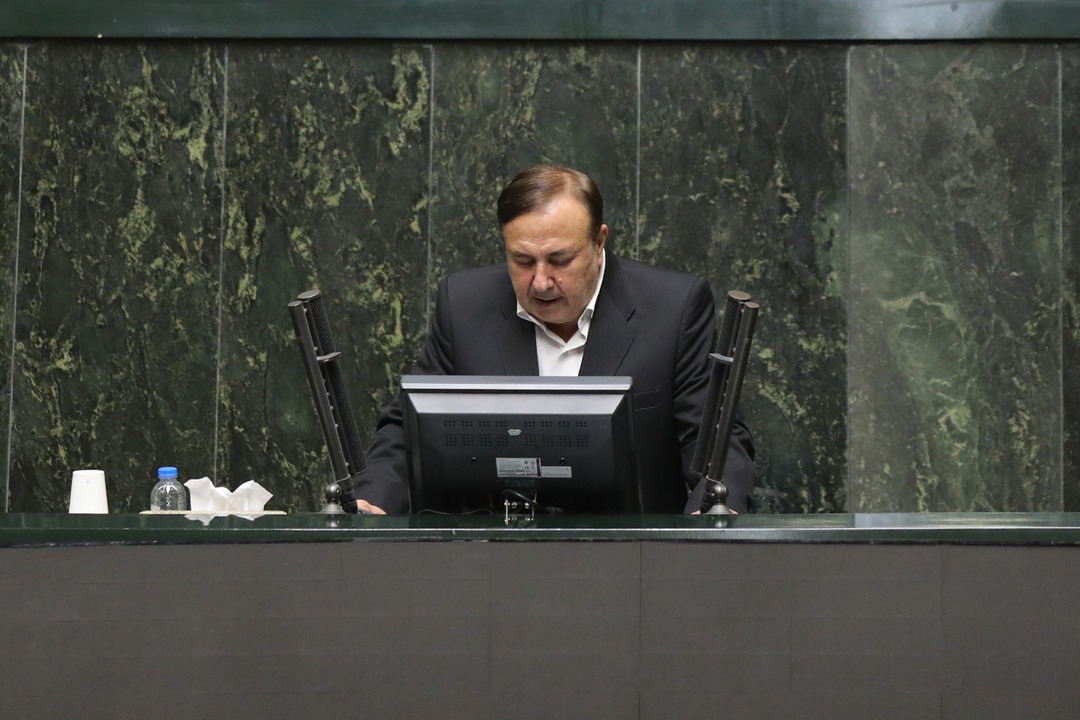 نحوه نمایش مراسم جشن قهرمانی باشگاه تراکتور از رسانه ملی جلوه‌ای از بدسلیقگی بود