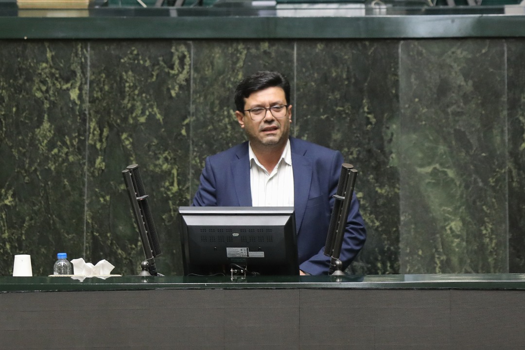 وزارت آموزش و پرورش از نیروهای حق التدریس و طرح امین در سال تحصیلی آینده استفاده کند