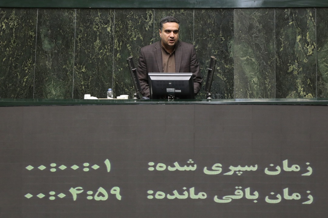 فکر و عملکرد آقای همتی برای مردم خسارت اقتصادی داشته است