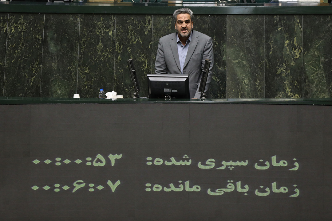 نرخ بالای بهره بانکی باعث آقایی دلار در کشور شده است