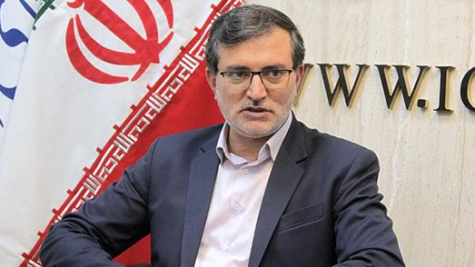 معلمان نمونه تهرانی هدایای خود را برای مدرسه سازی در مناطق کم برخوردار اهدا کردند