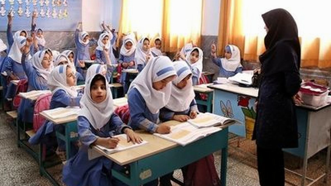 موافقت با استخدام ۷۵ درصد متقاضیان آزمون‌های دبیری مشمول کد 19