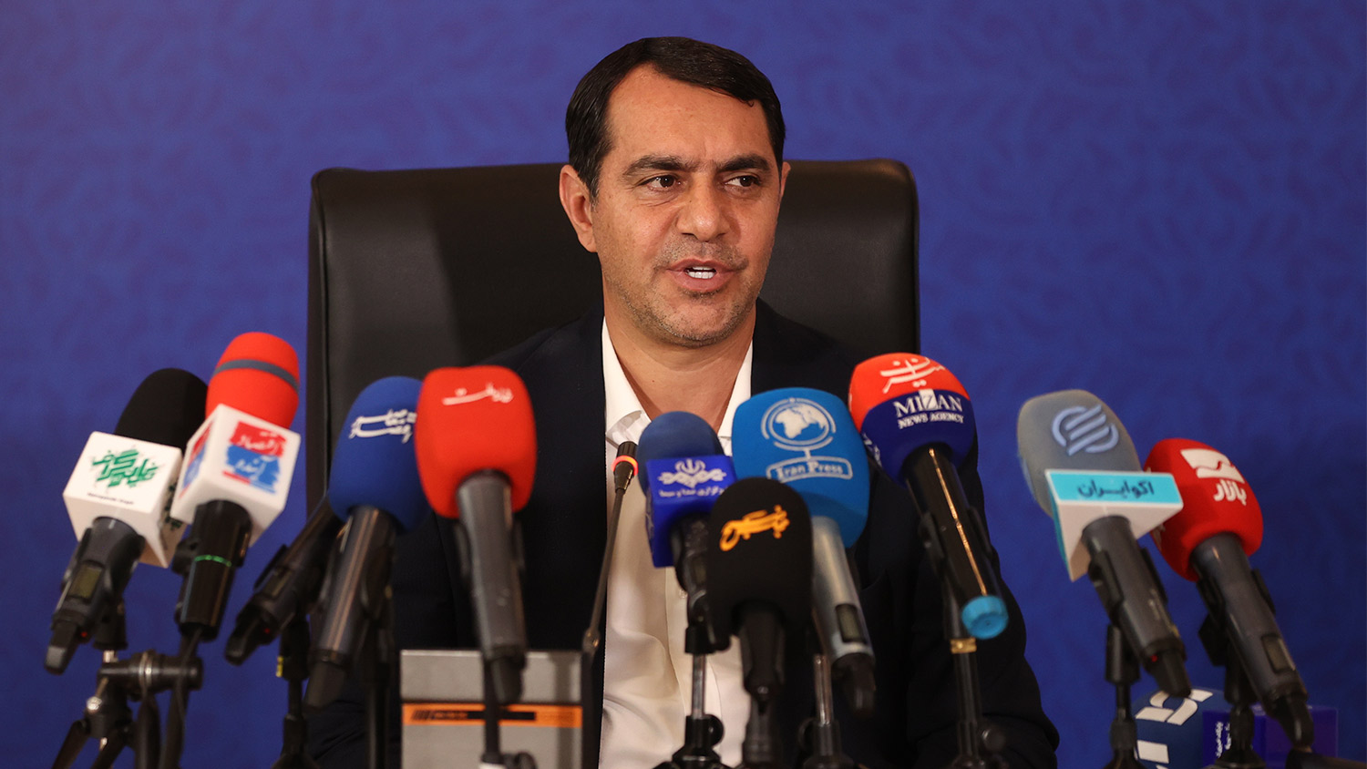 خنثی‌سازی تهدید خودروسازان به عدم تولید با اجرای قانون واردات امکان‌پذیر است