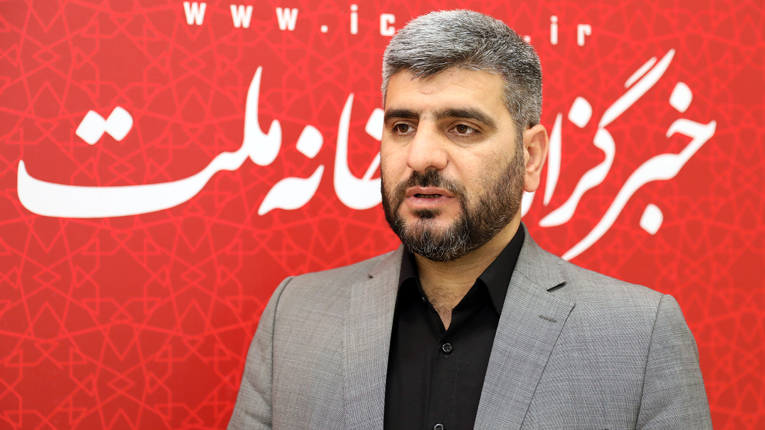 مسئولان باید در ارتباط مستمر با مردم باشند 