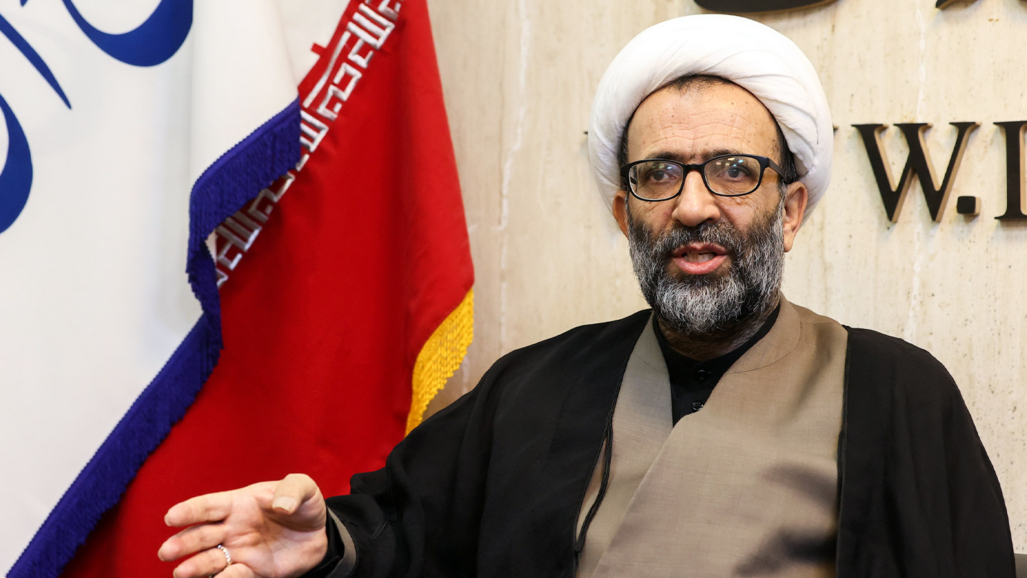 باز کردن پای امریکا در منطقه، منافع کشورها را به مخاطره جدی می‌اندازد