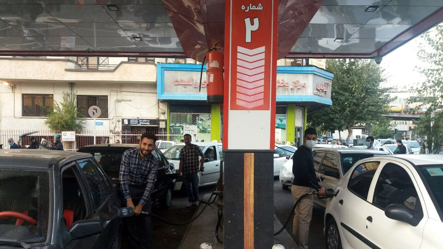 امیر حیات مقدم