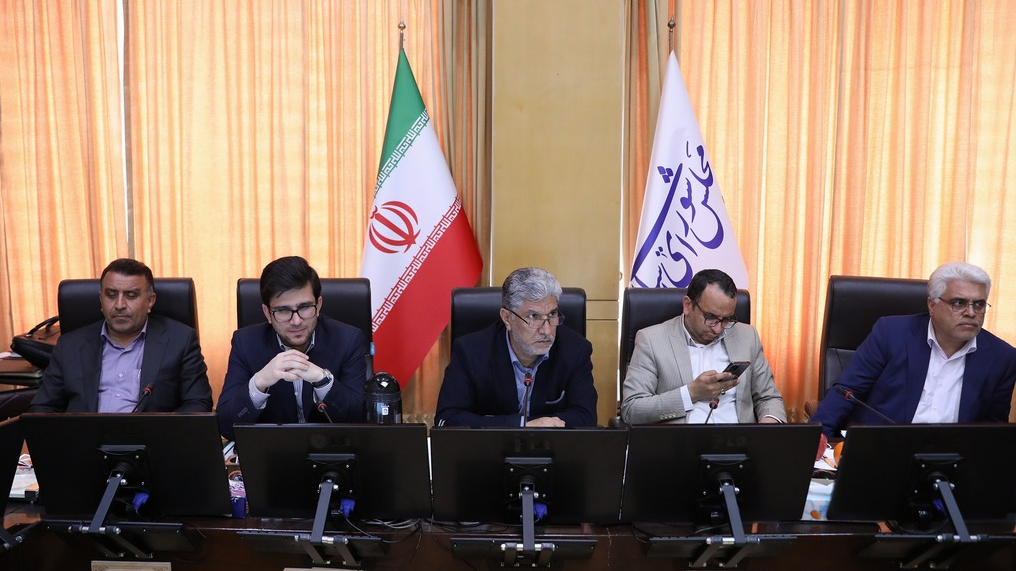 بررسی مسائل مربوط به حق العمل شرکت های زنجیره‌ای عرضه فرآورده‌های نفتی در جلسه کمیسیون انرژی