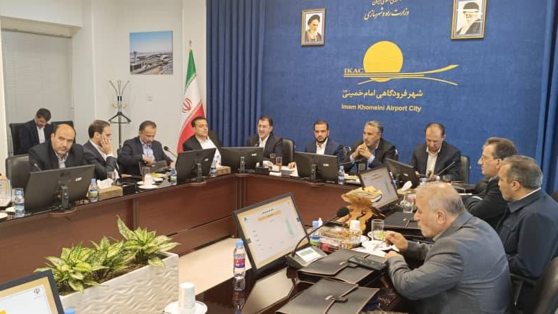 بررسی توسعه شهر فرودگاهی امام خمینی (ره) در نشست مشترک کمیسیون عمران مجلس و مدیران صنعت هوانوردی
