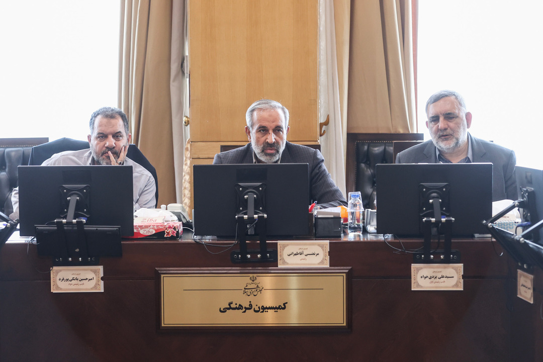 اختصاص 200 میلیارد تومان برای کمک یارانه‌ای و تأمین بُن خرید کتاب در نمایشگاه کتاب 1404