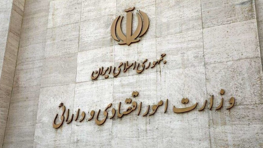 وزیر جدید اقتصاد باید مسلط بر سیاست‌های ارزی و مالی باشد