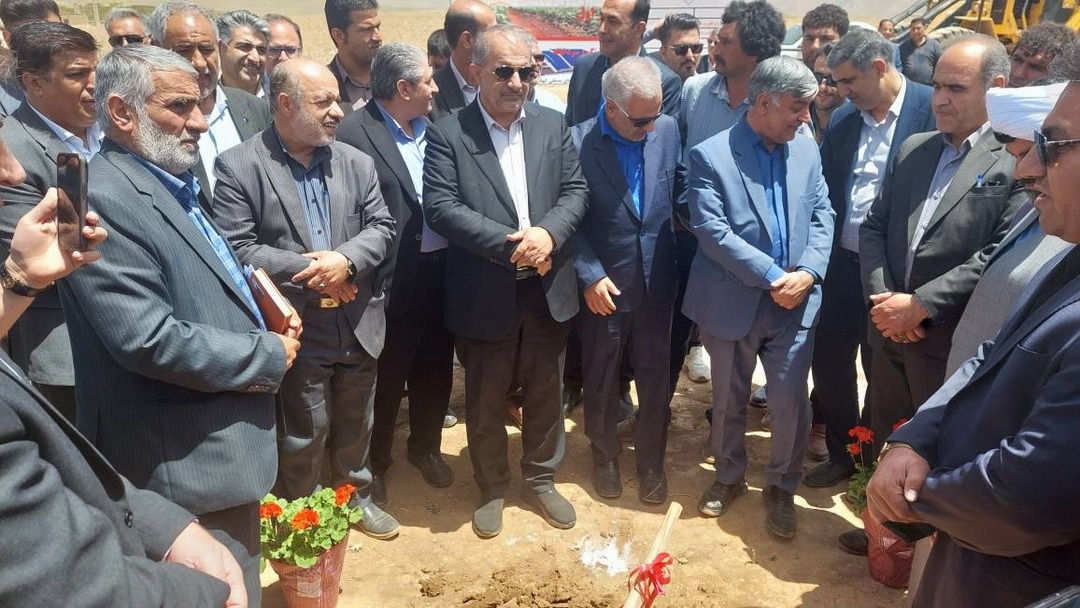عملیات اجرایی فاز دوم گلخانه الحاقی بلداجی با حضور اعضای کمیسیون کشاورزی آغاز شد