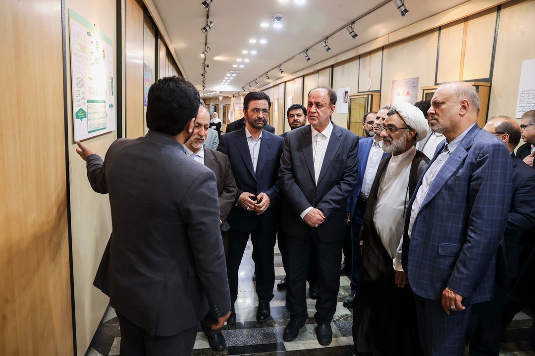 افتتاح نمایشگاه دستاوردهای شورای عالی انقلاب فرهنگی در حکمرانی فرهنگ و علم کشور در نمایشگاه خانه ملت مجلس/ حاجی‌بابایی: ساماندهی کار فرهنگی از خود کار کردن مهم‌تر است