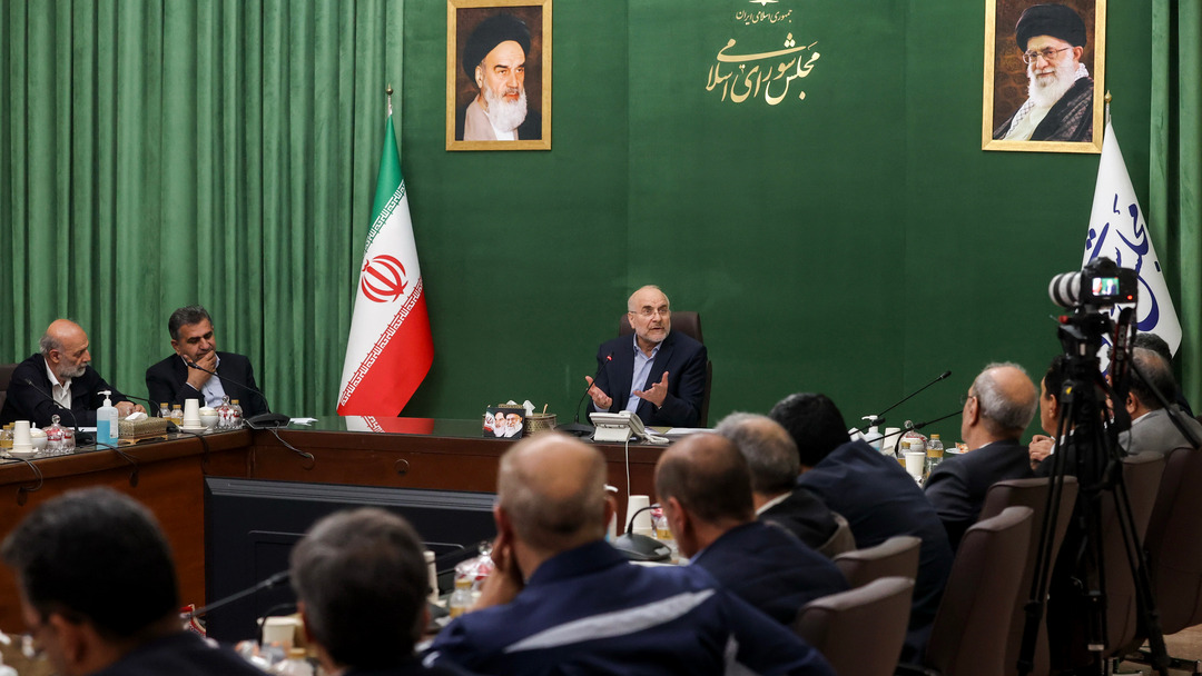کشور متعلق به کار و کارگر است/ با یک تلاش و اقدام کوچک می‌توان برای کارگران فاقد مسکن، زمین تهیه کرد/ در حال تدوین قانونی ویژه معادن زغال سنگ هستیم