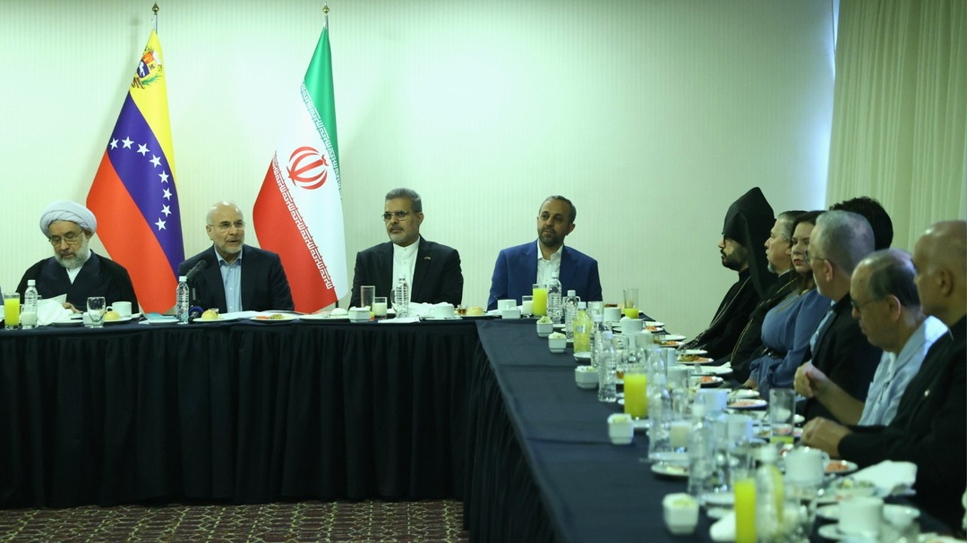  گفتگو بین ادیان و مذاهب الهی در ایستادگی مقابل ظلم دشمنان مؤثر خواهد بود/ صلح‌جویان و حق‌طلبان از آزادی‌خواهی یکایک ملت‌ها دفاع کنند