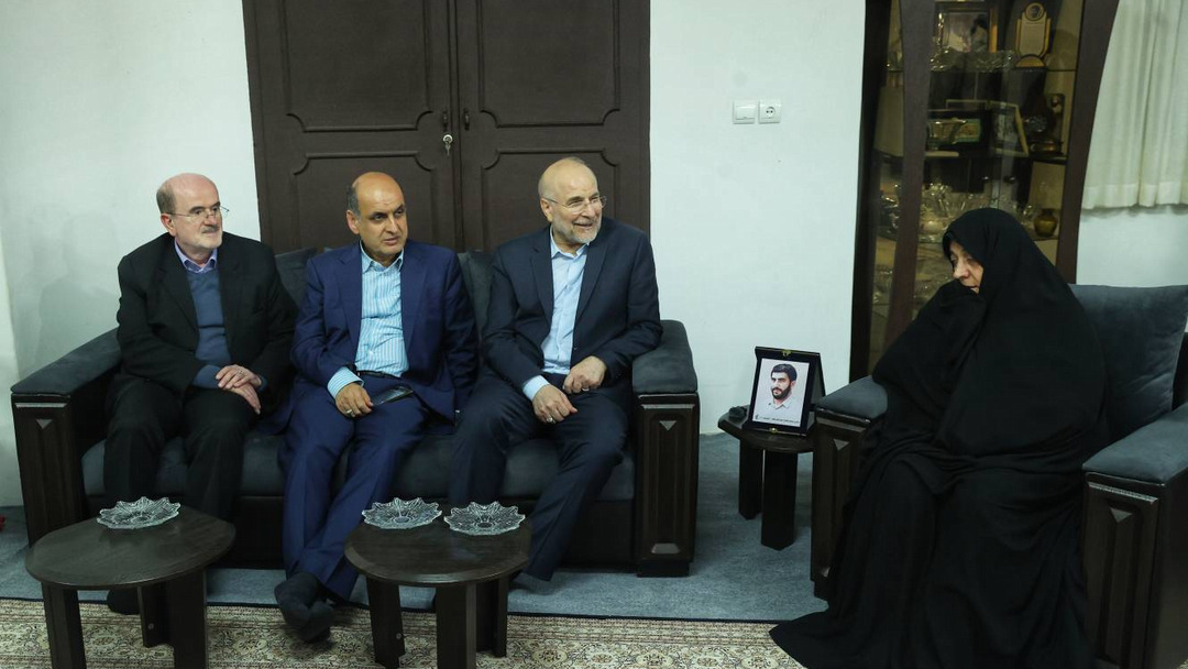 حضور دکتر قالیباف در منزل سردار شهید «حسین املاکی»