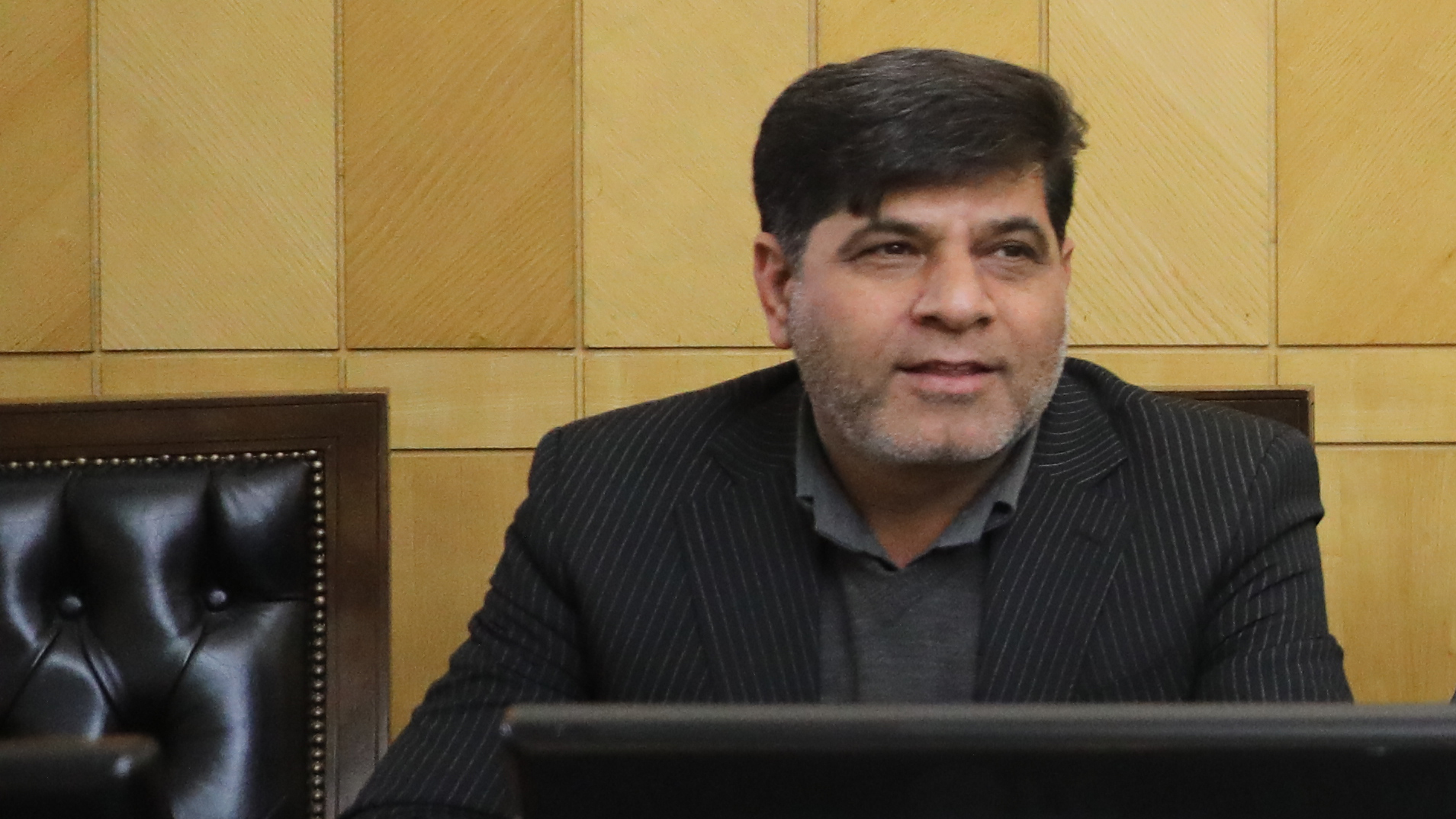 حذف هزینه‌های غیرمنطقی شرط نجات تولید دام و طیور است