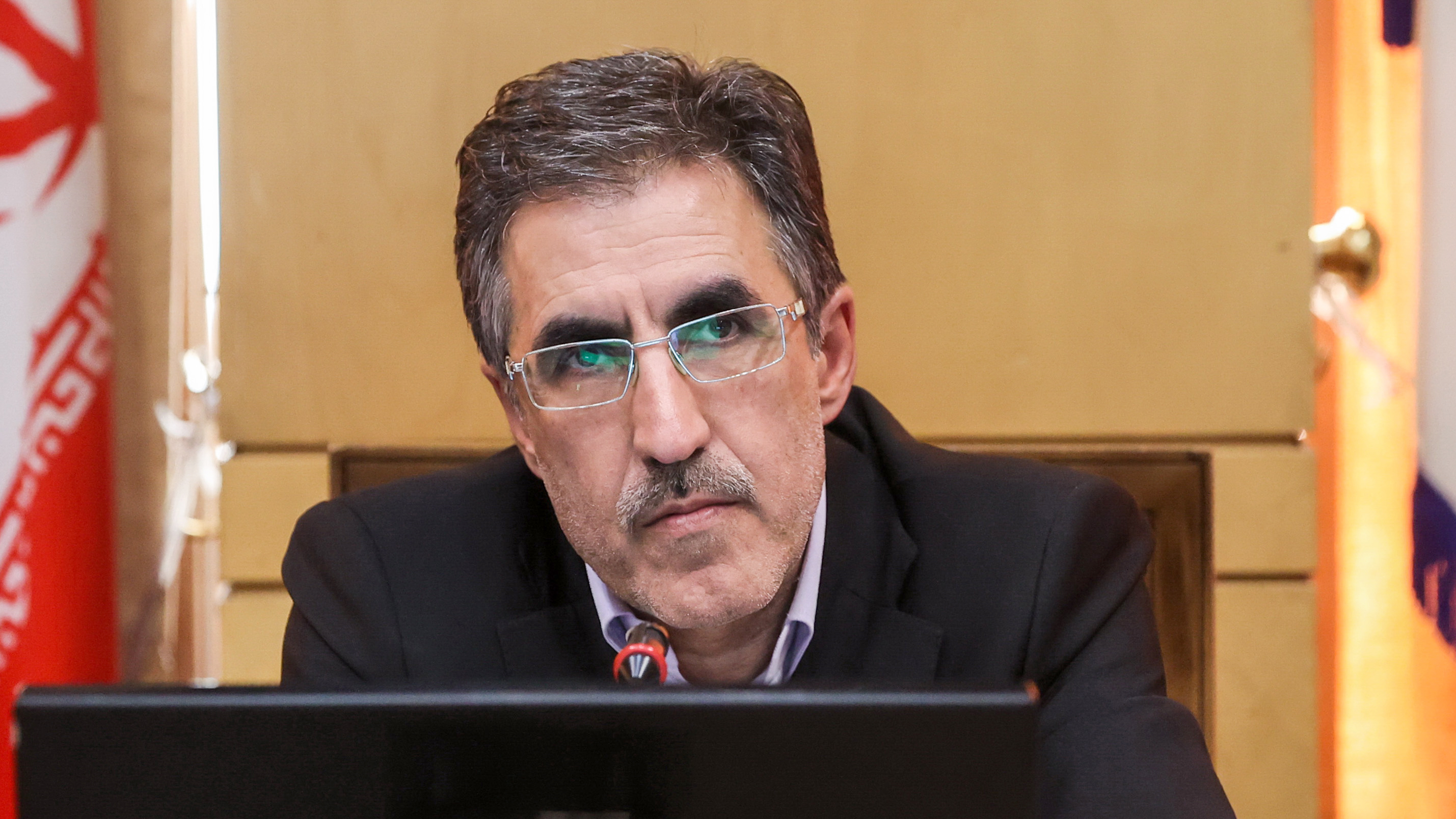 کمیسیون صنایع به دنبال راهکارهای قانونی برای حمایت از واردکنندگان خودروهای کارکرده/مجلس با افزایش تعرفه واردات این خودروها مخالف بود