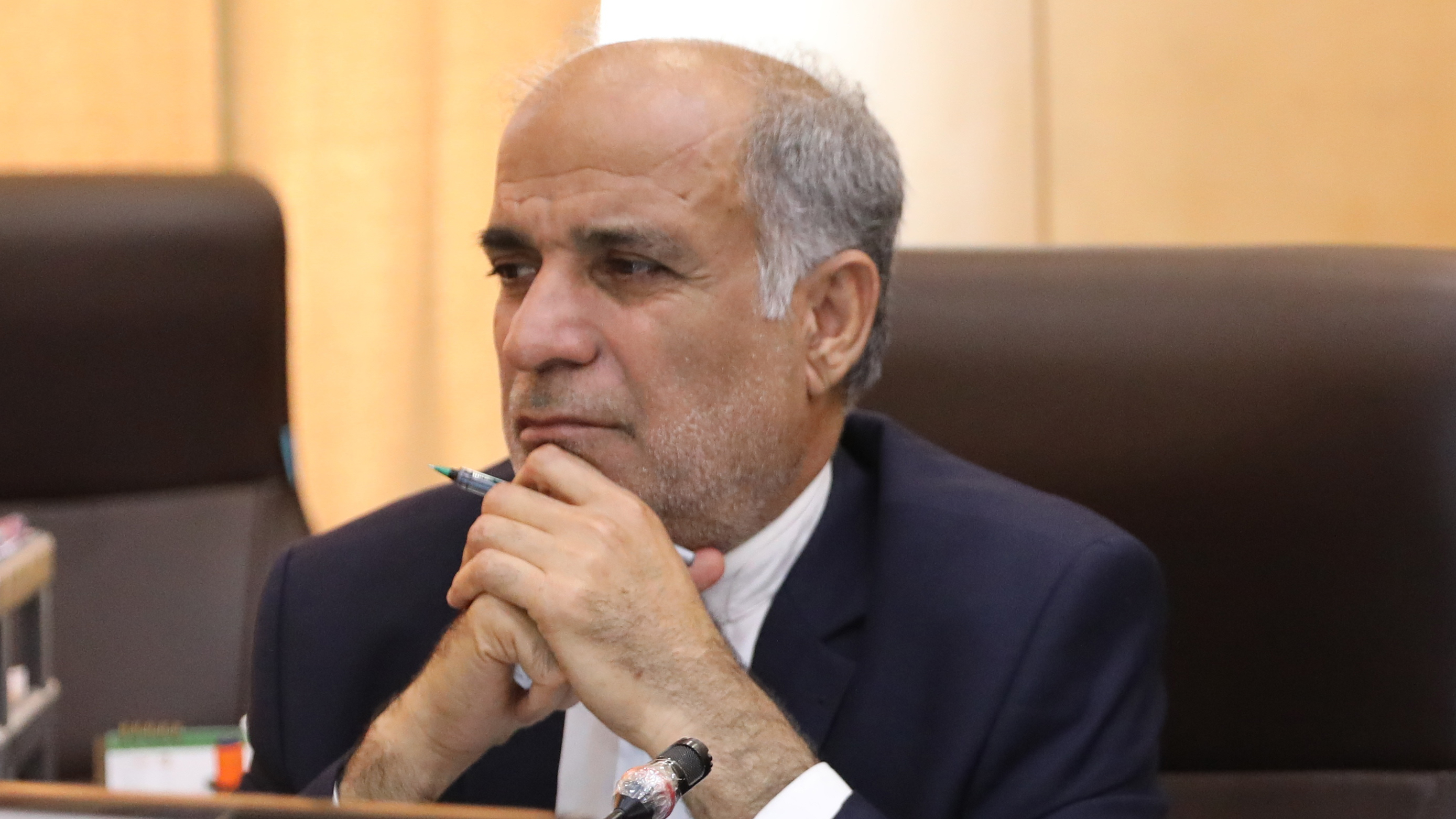 کمیسیون اقتصادی پیگیر حل مشکلات واحدهای تولیدی و کسبه آسیب دیده در جنگ تحمیلی است