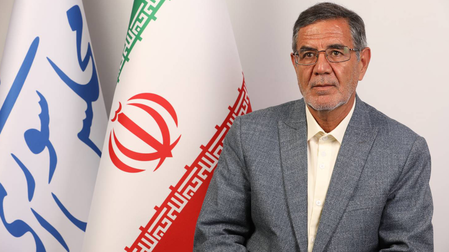 نبود هماهنگی میان دستگاه‌های مسئول، مهم‌ترین عامل نابسامانی بازار است/تیم اقتصادی دولت باید با آرایش جنگی وارد عمل شود