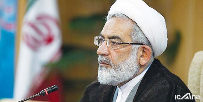 پاسخ لازم در مورد مدیران دوتابعیتی را از دستگاه‌های اطلاعاتی نگرفتیم