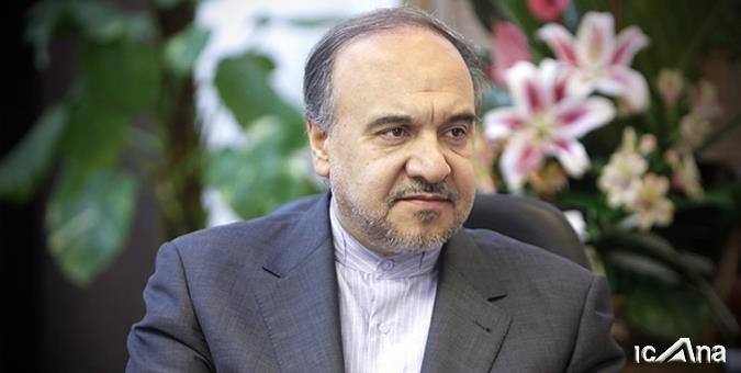 سلطانی فر نشان مسئول پاسخگو بر اساس عمل به اصول حقوق شهروندی را دریافت کرد