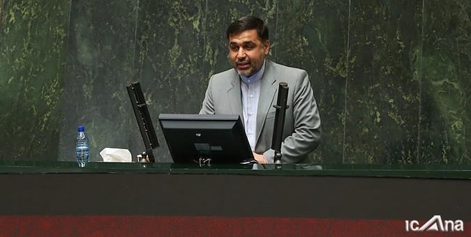 قبولی 17 همکلاسی ممسنی در رشته پزشکی/صدا و سیما به جای افتخارات حاشیه‌ها را برجسته می‌کند