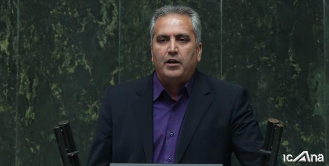 مردم سالاری دینی توسط برخی خانواده های وابسته به حاکمیت به تاراج رفته است