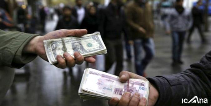 کریمی: دولت در مدیریت بازار ارز موفق عمل نکرد