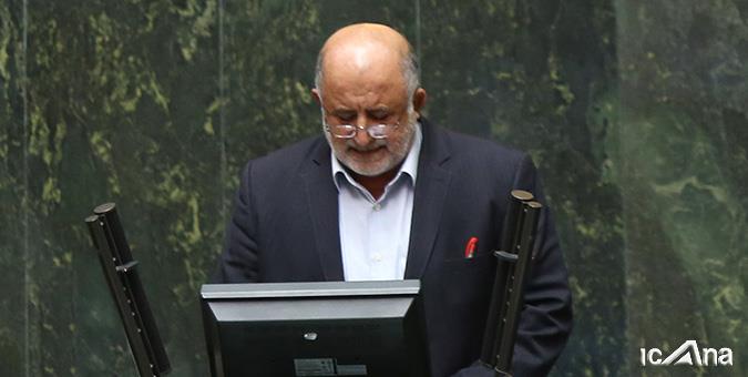 کارگران شهرداری برخی استان ها بیش از 5 ماه حقوق نگرفته اند/دولت به حق و حقوق کارگران توجه کنند